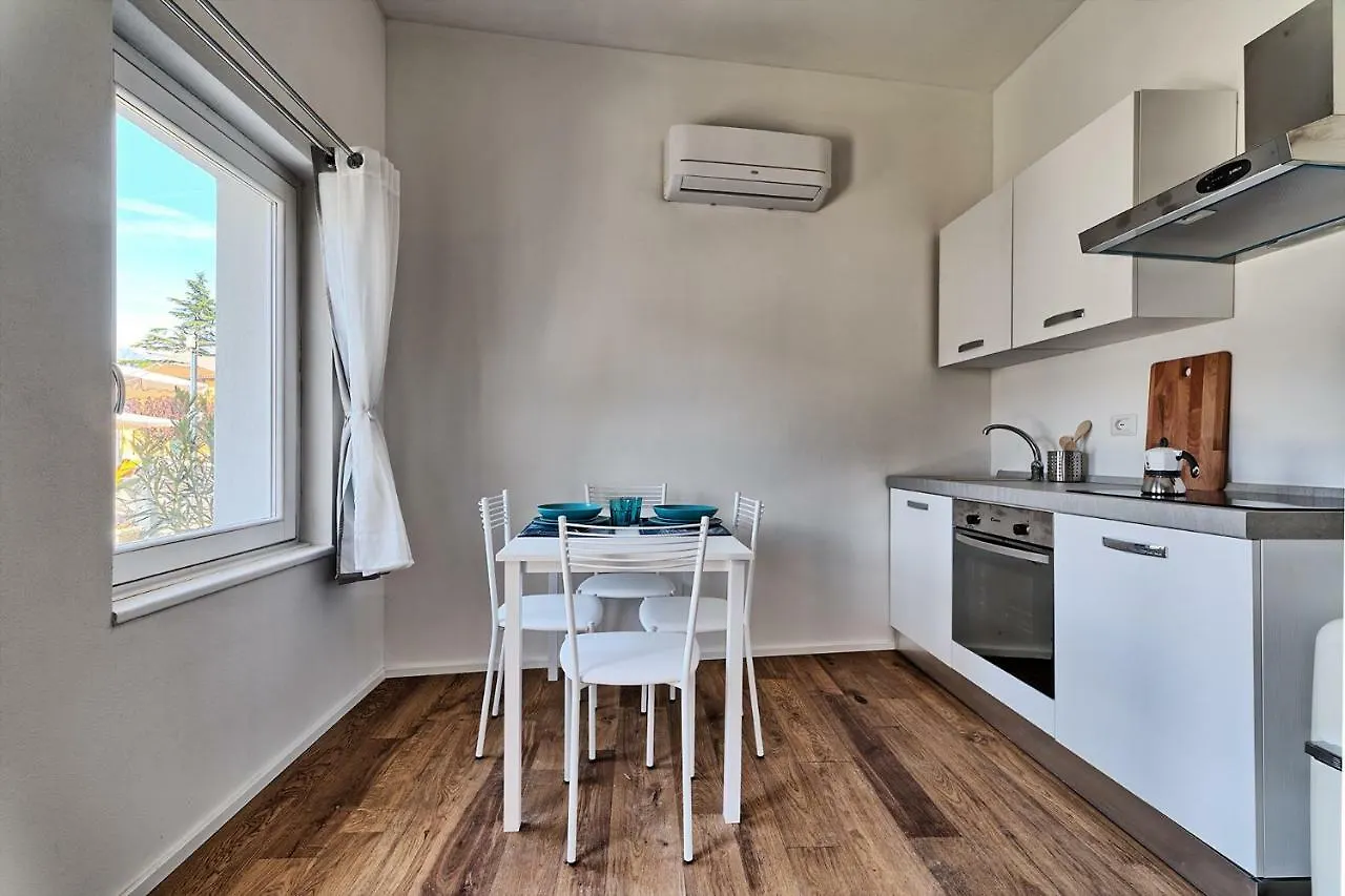 Marina Apartments Colico