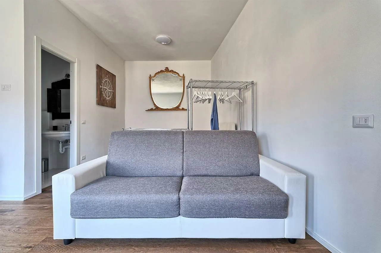 Marina Apartments Colico İtalya