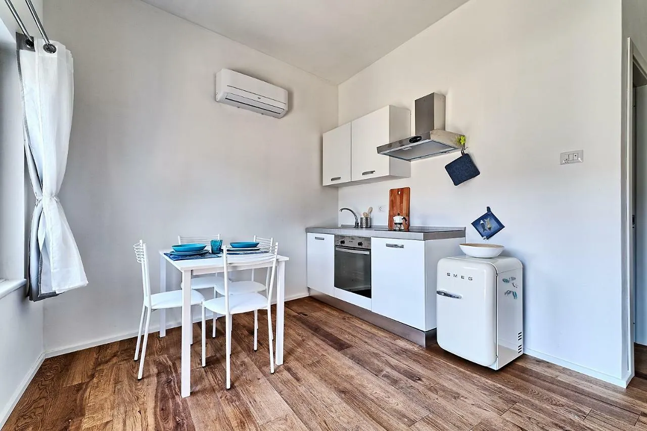 Marina Apartments Colico 0*,  Italy