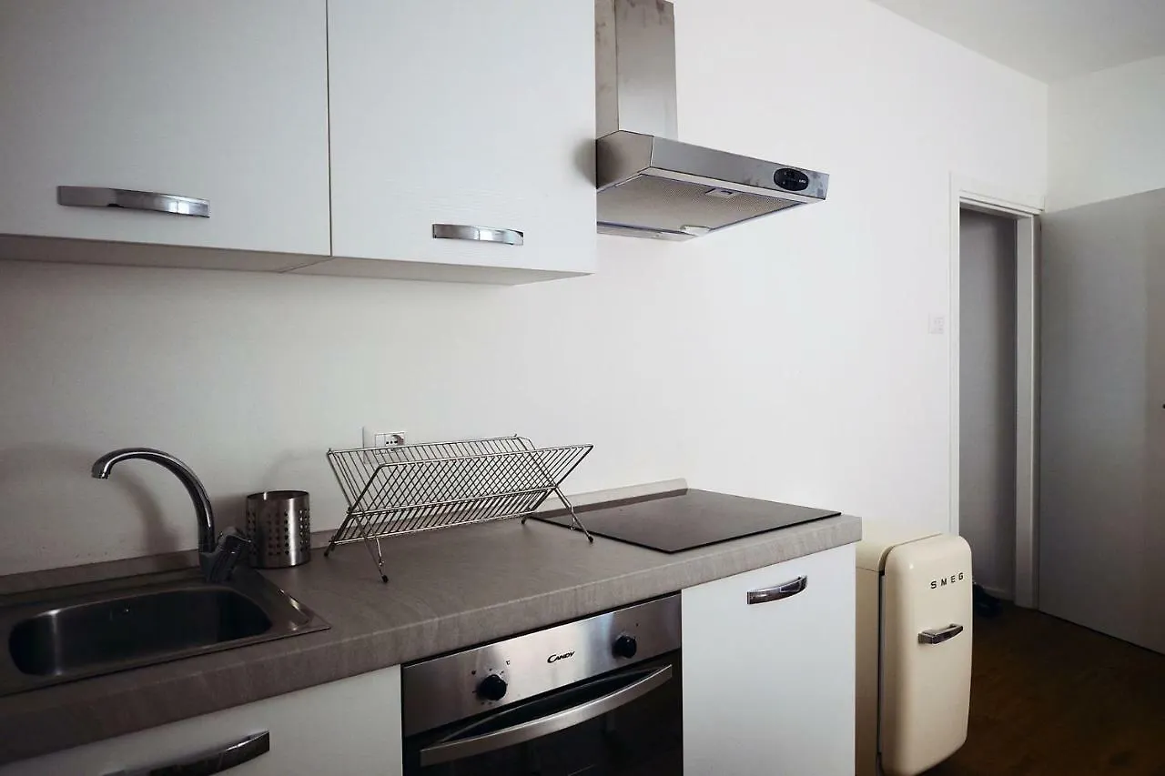Marina Apartments 콜리코